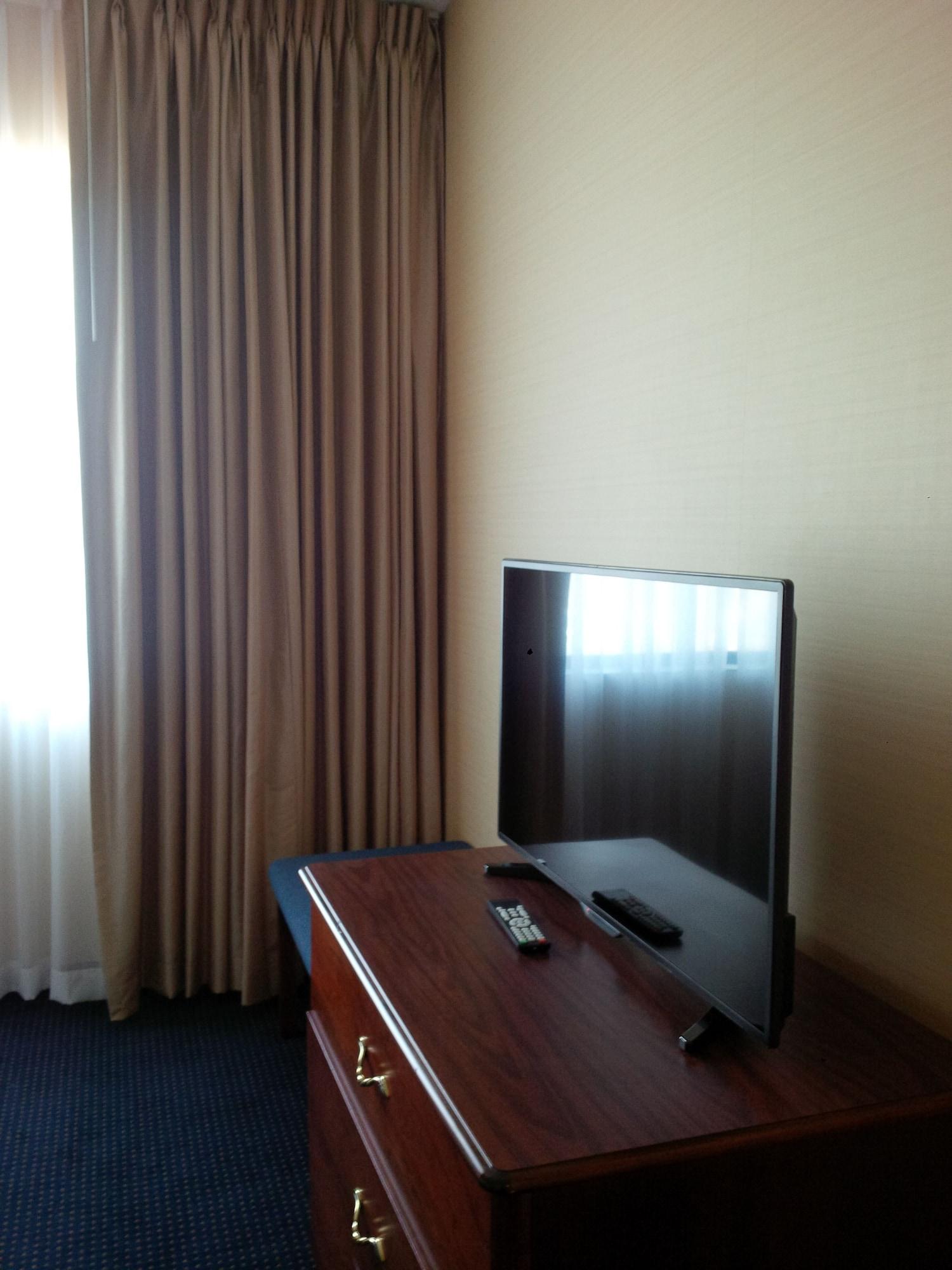 Maron Hotel & Suites Danbury Dış mekan fotoğraf