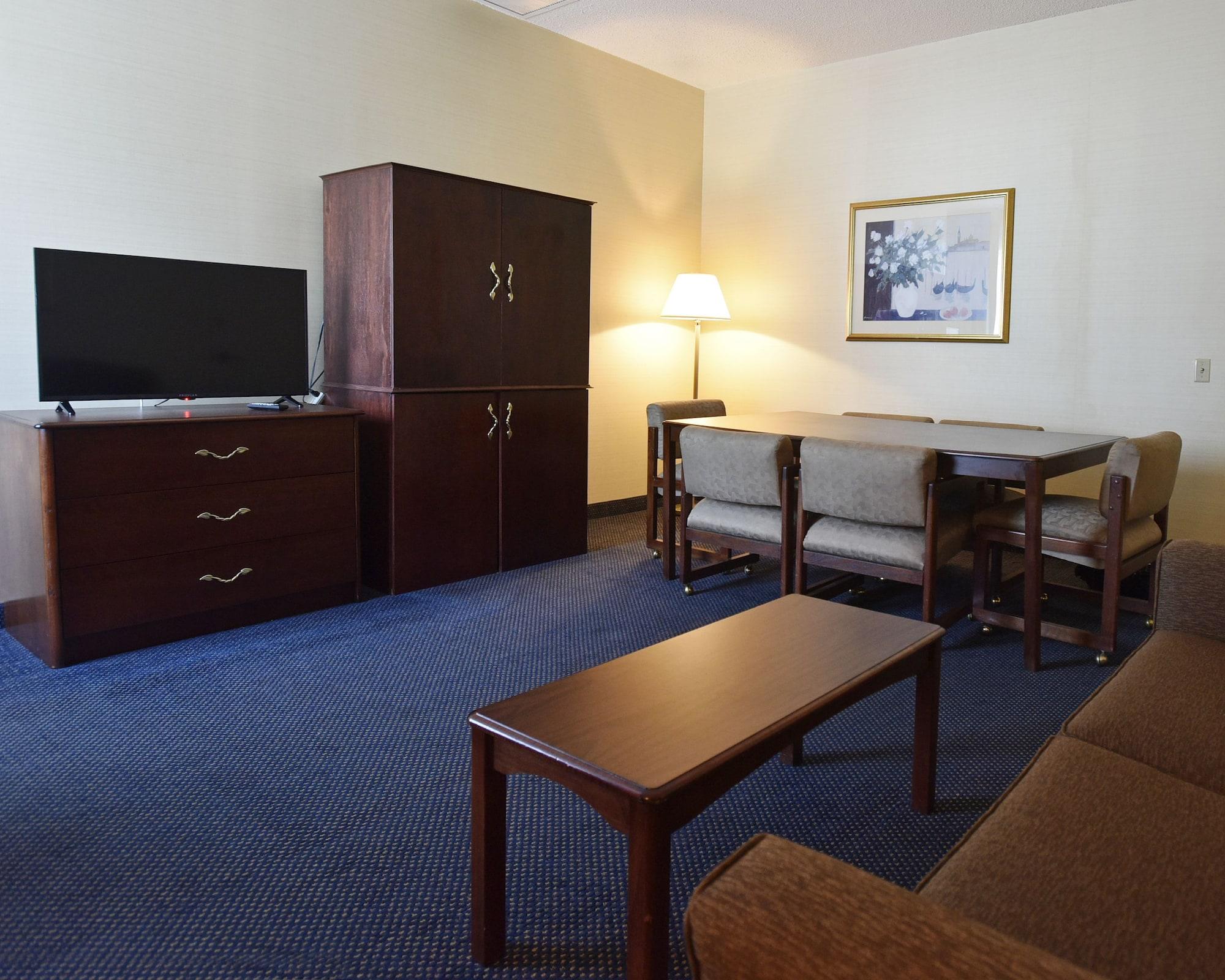 Maron Hotel & Suites Danbury Dış mekan fotoğraf