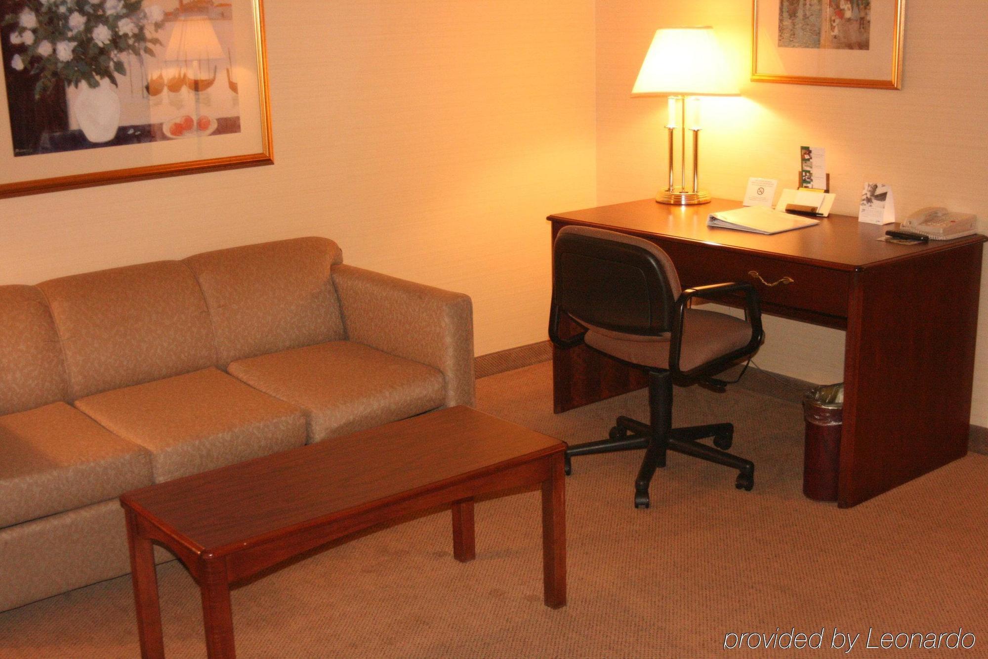 Maron Hotel & Suites Danbury Oda fotoğraf