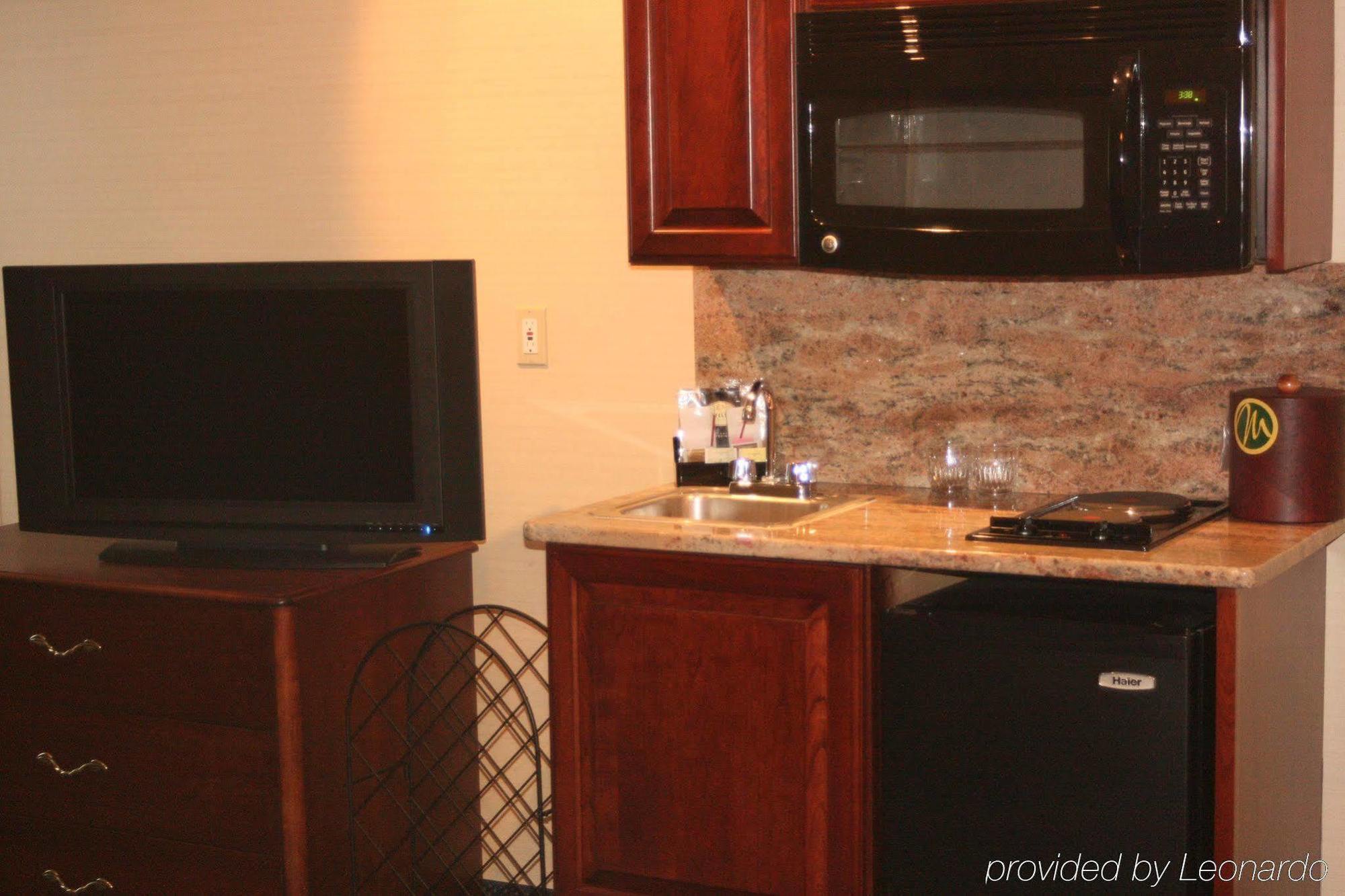 Maron Hotel & Suites Danbury Oda fotoğraf