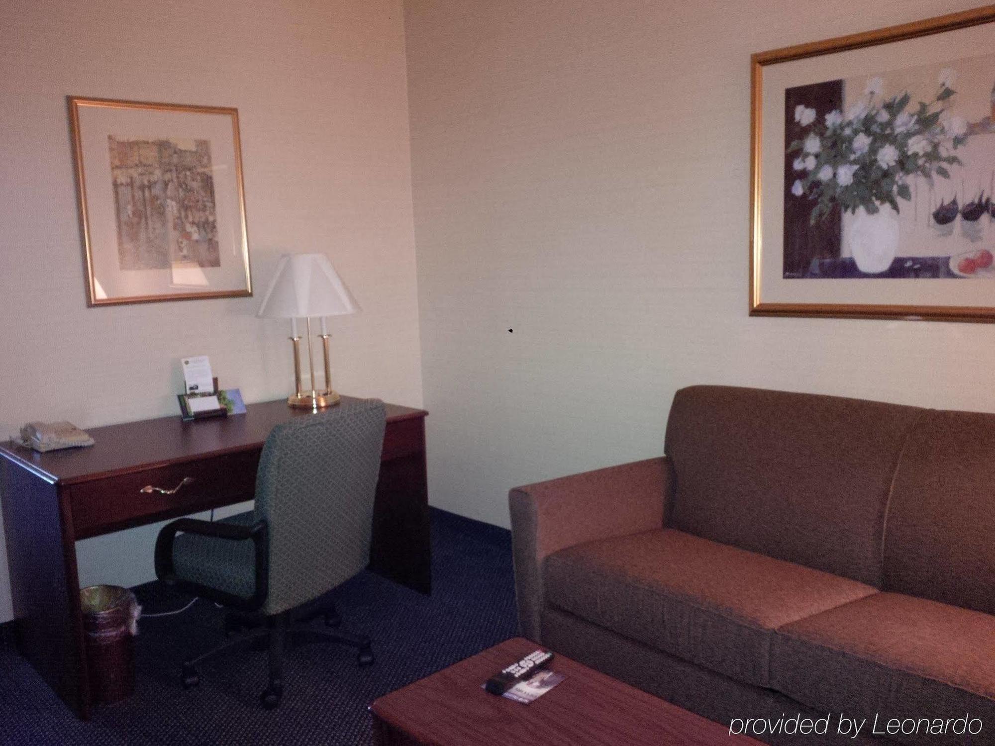 Maron Hotel & Suites Danbury Dış mekan fotoğraf