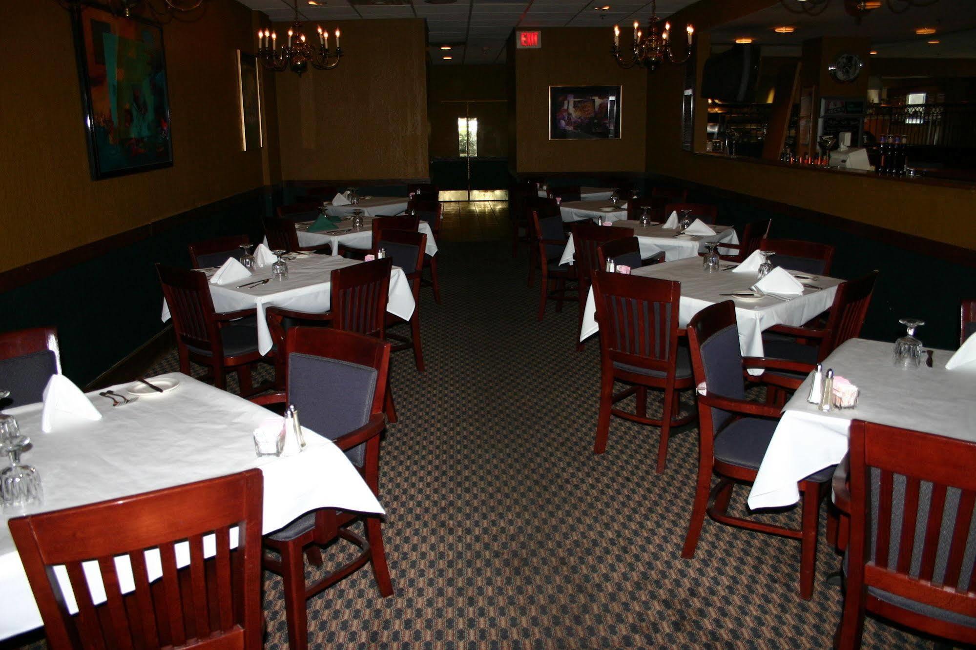 Maron Hotel & Suites Danbury Dış mekan fotoğraf